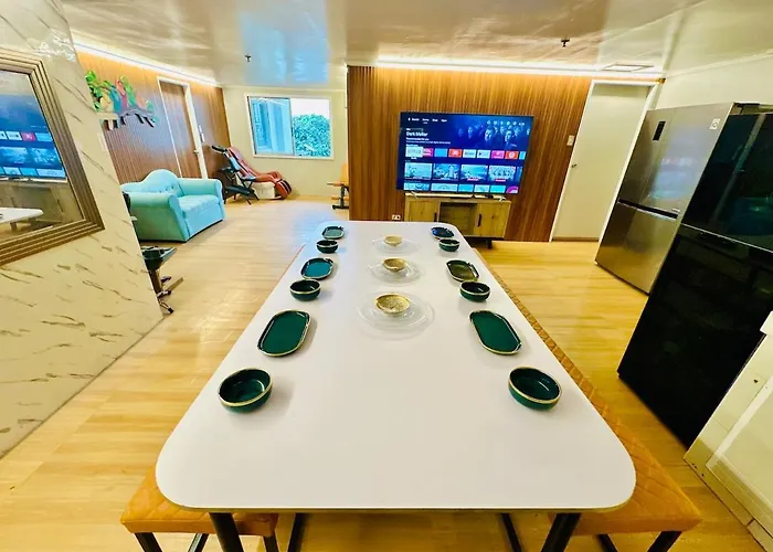 Apartment Letstay At Delsa 402 3-br 120-sqm Manila