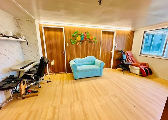 Letstay At Delsa 402 3-br 120-sqm Manila